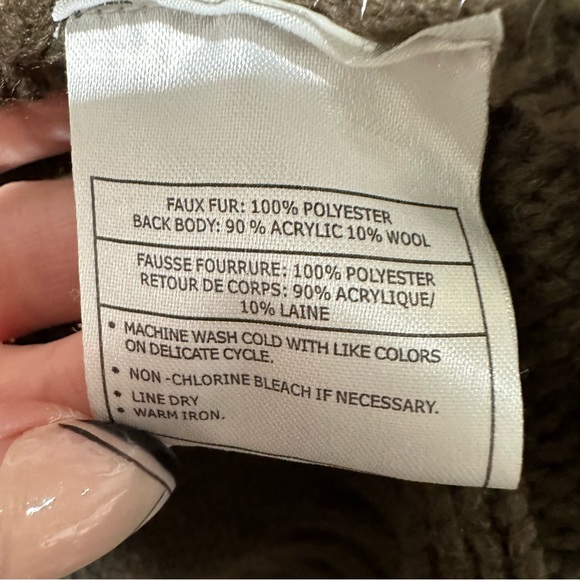 Ariat Aileen Faux Fur Vest - Picture 6 of 8